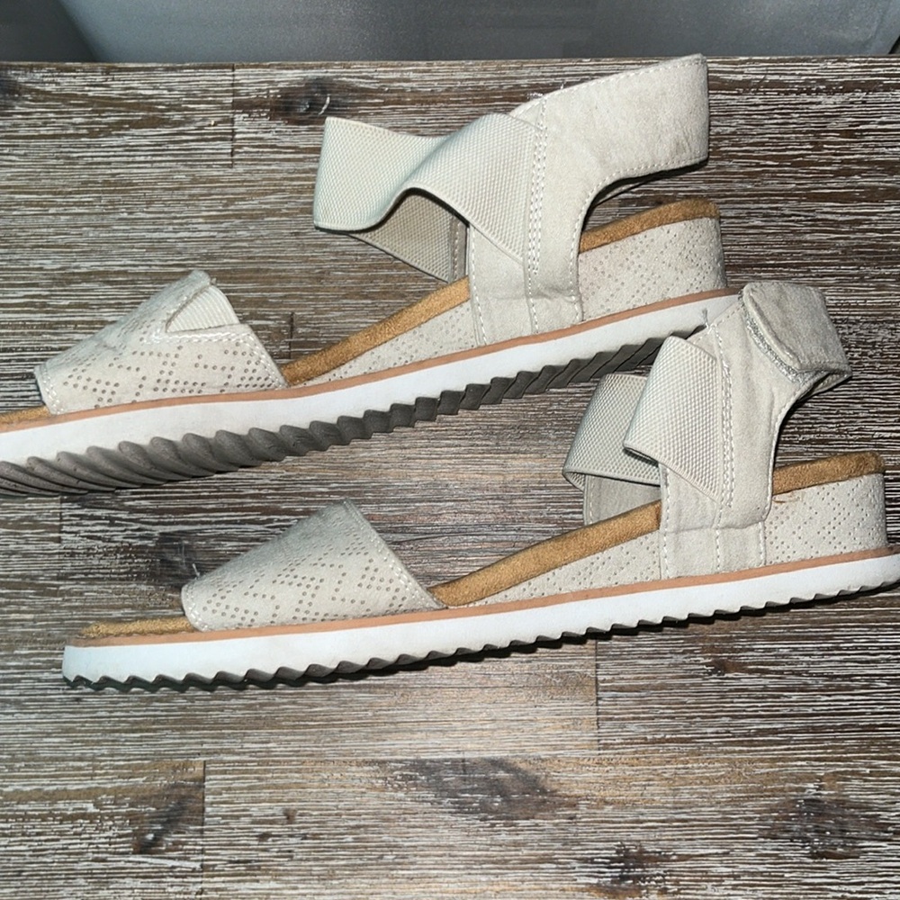 Bob’s From Sketchers Memory Foam Sandals Size 9 W… - image 5